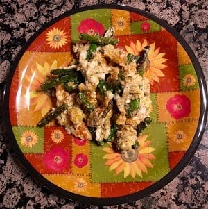 Recipe for honey-cayenne asparagus scramble